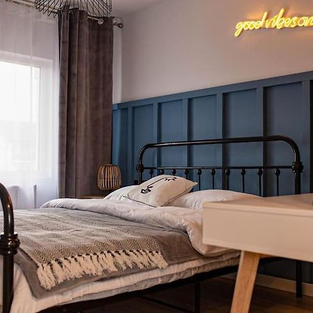 Blue Moon. Cozy Apartment Near Iulius Mall Κλουζ-Ναπόκα Εξωτερικό φωτογραφία
