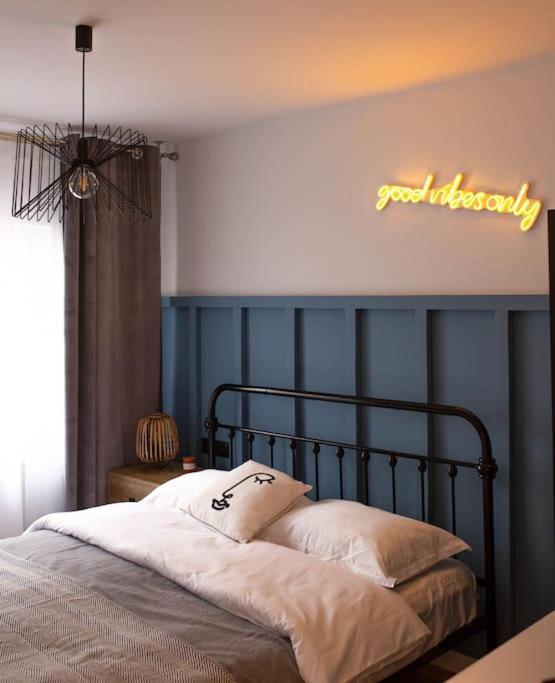 Blue Moon. Cozy Apartment Near Iulius Mall Κλουζ-Ναπόκα Εξωτερικό φωτογραφία