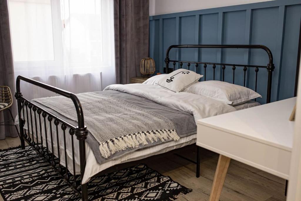Blue Moon. Cozy Apartment Near Iulius Mall Κλουζ-Ναπόκα Εξωτερικό φωτογραφία